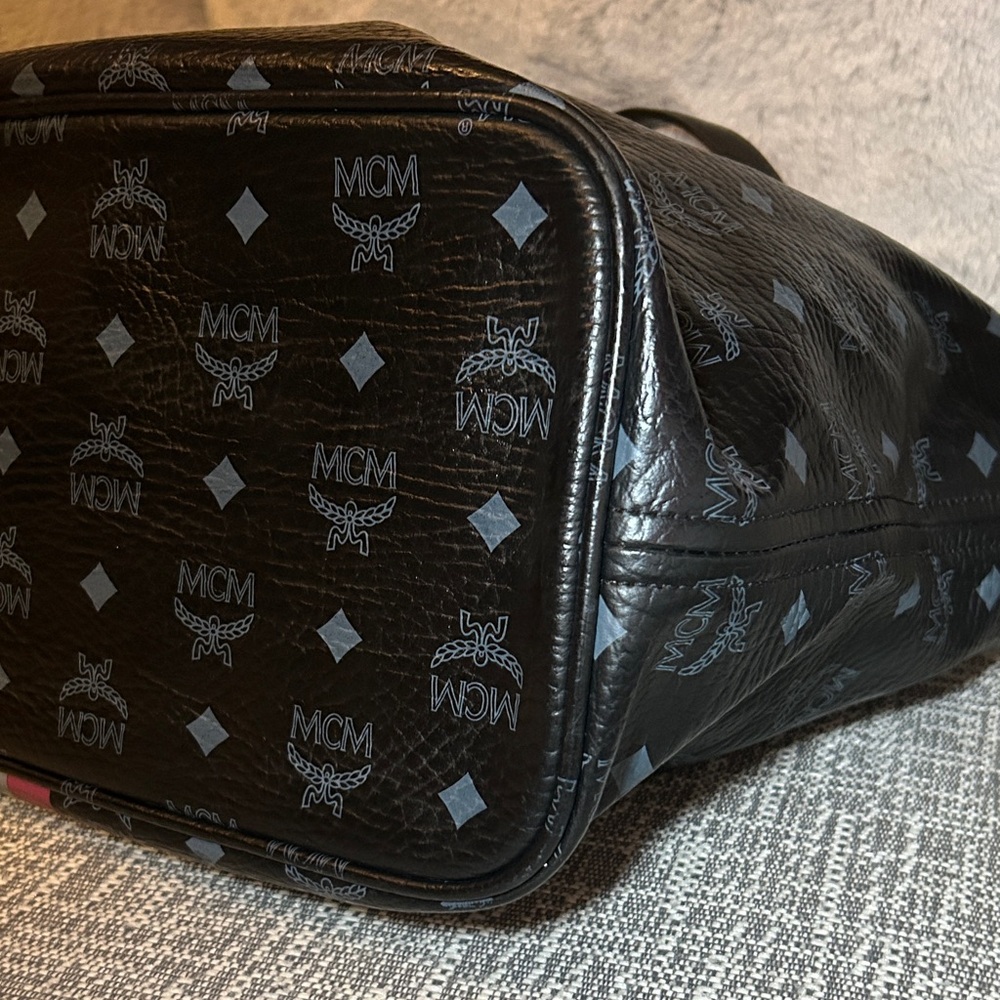 369. MCM Visetos Dog Bone Shopper Tote - Picture 5 of 12